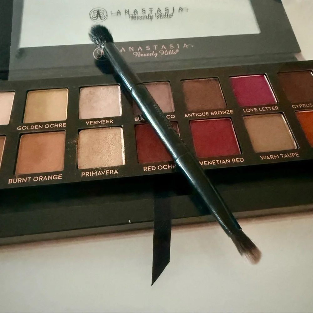 Modern Renaissance Eyeshadow Palette